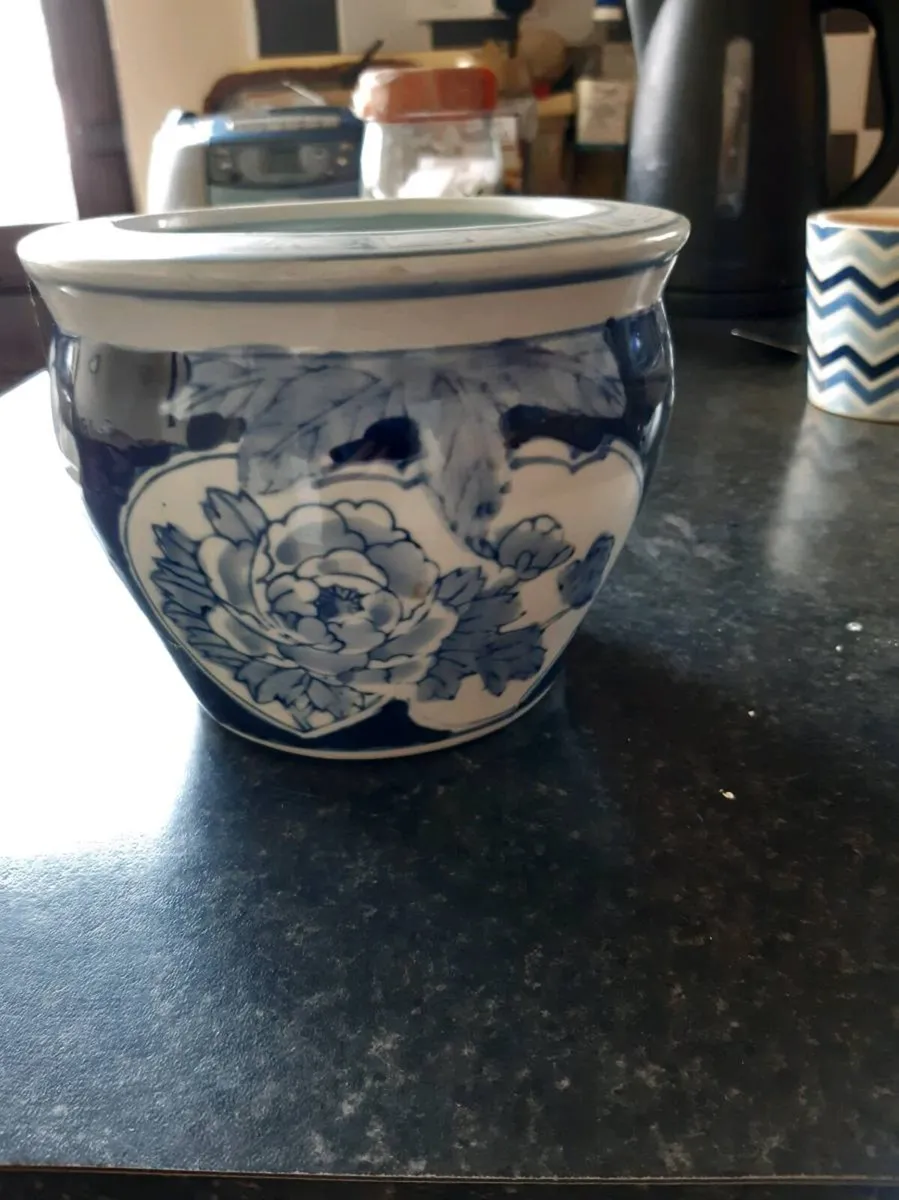 Pot - Image 1