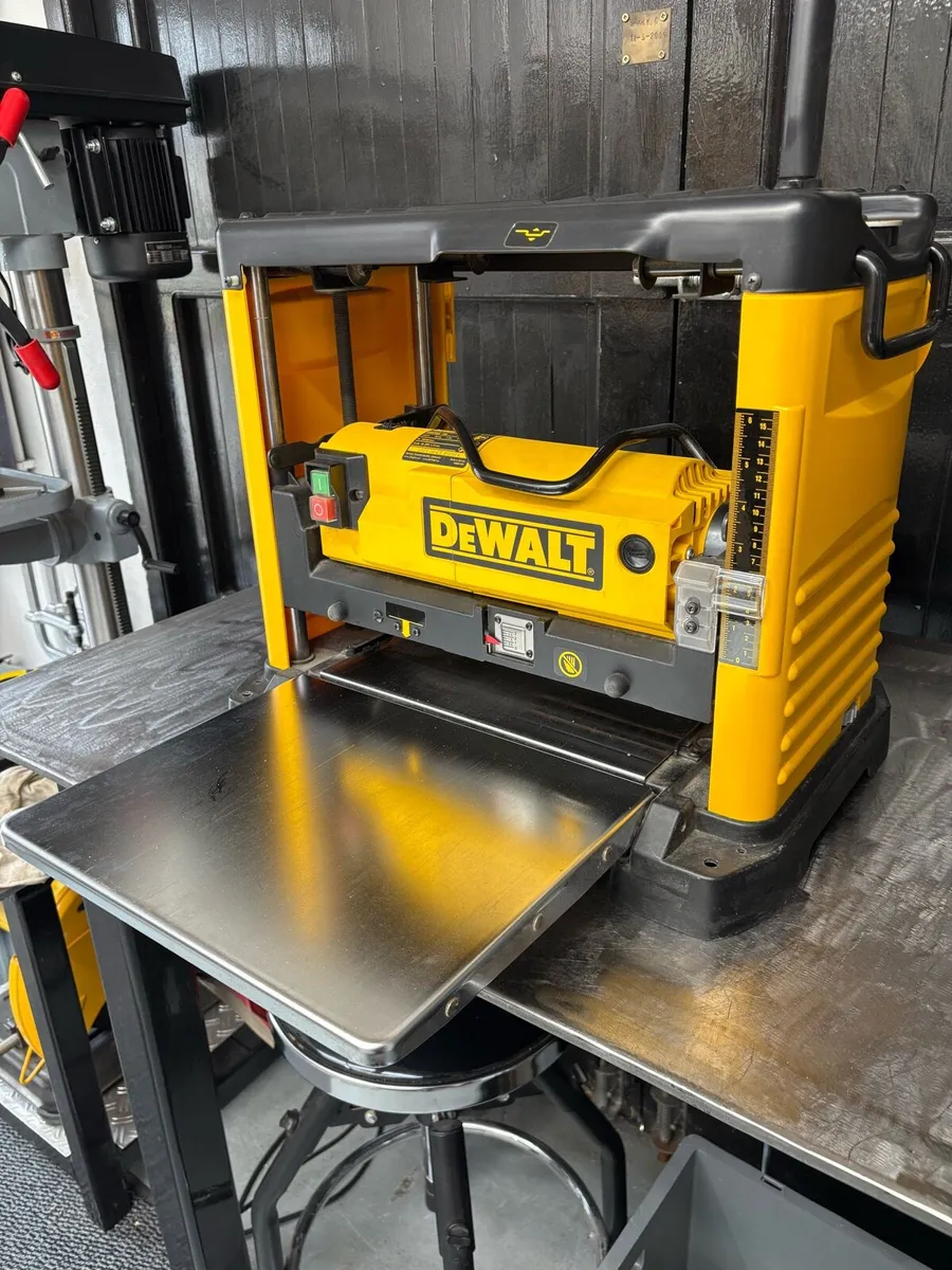 DeWalt DW733 Planer - Image 2