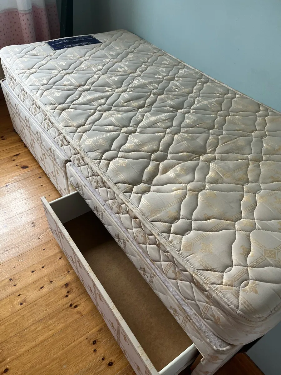 Single Divan Bed with Storage Drawers & Mattress - Image 3