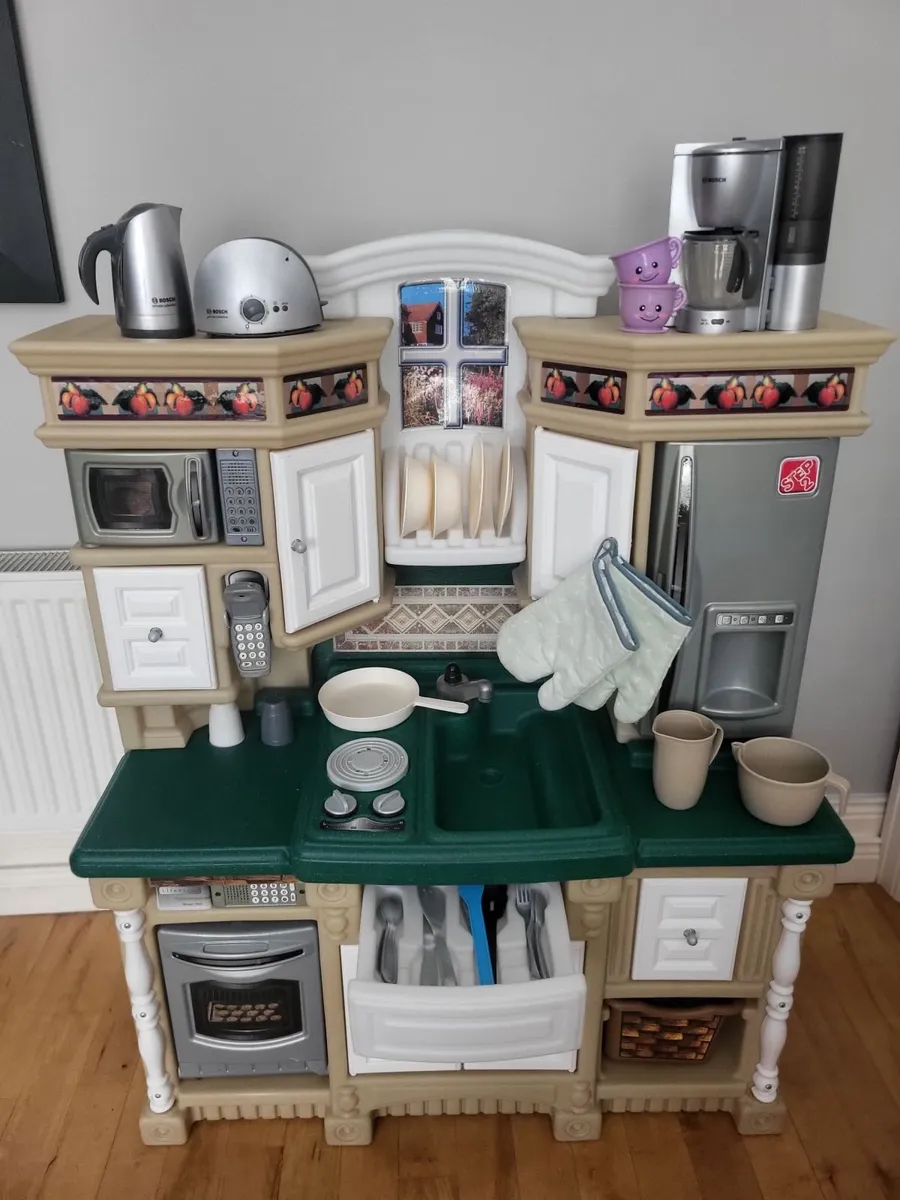 Play Kitchen Step 2 Toy Kitchen - Image 3