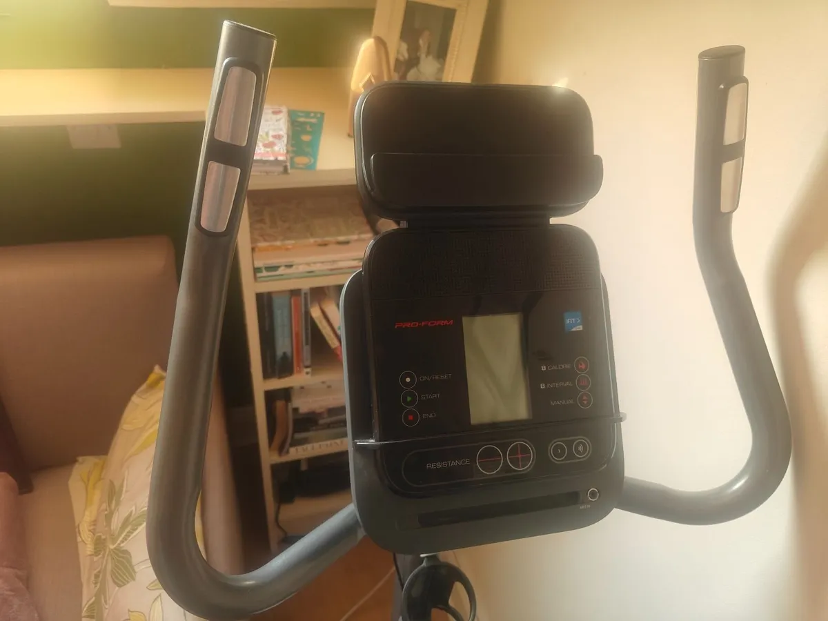 Stationery Exercise Bike - ProForm 210 CSX - Image 2