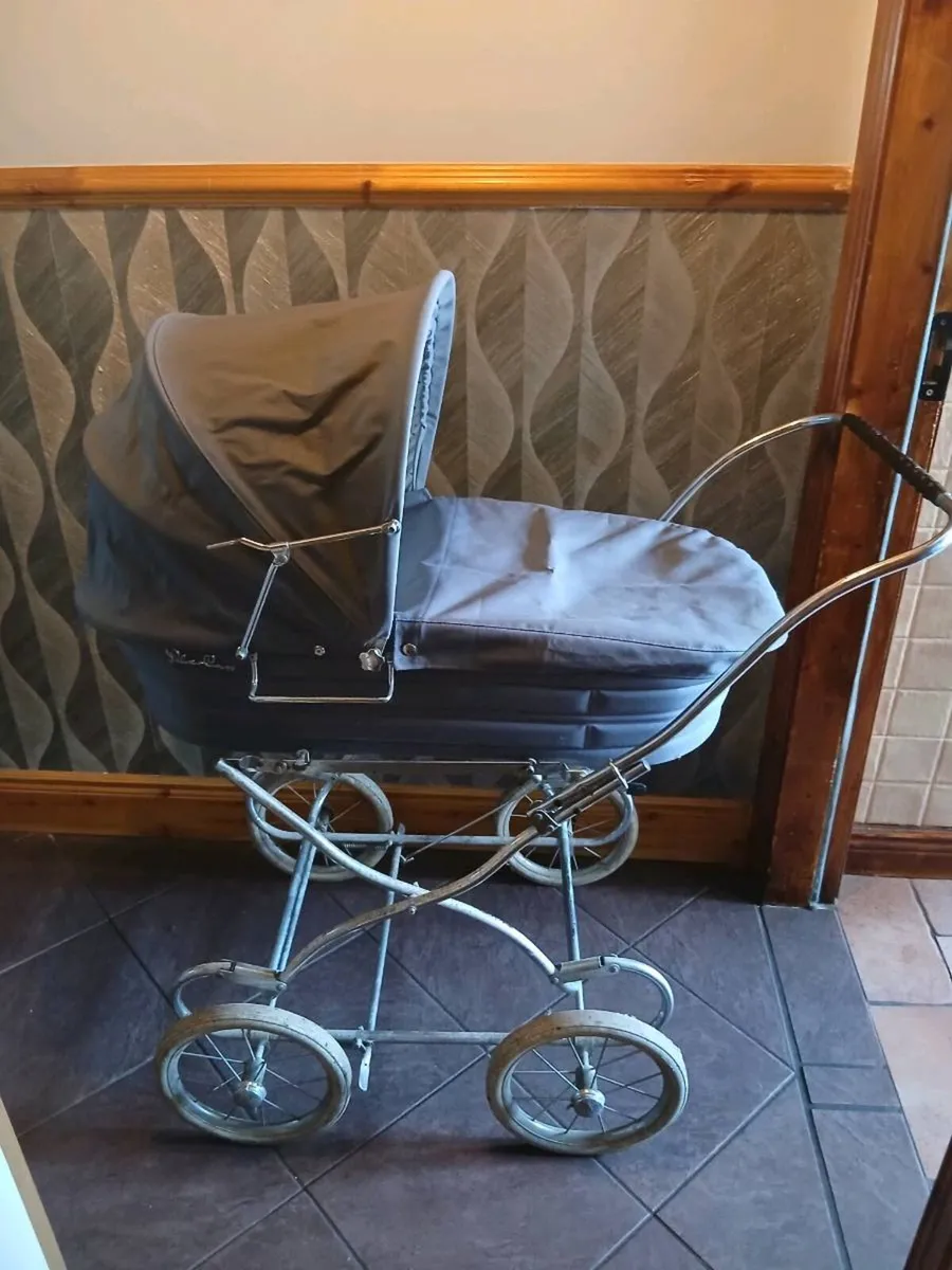 Silvercross pram - Image 3