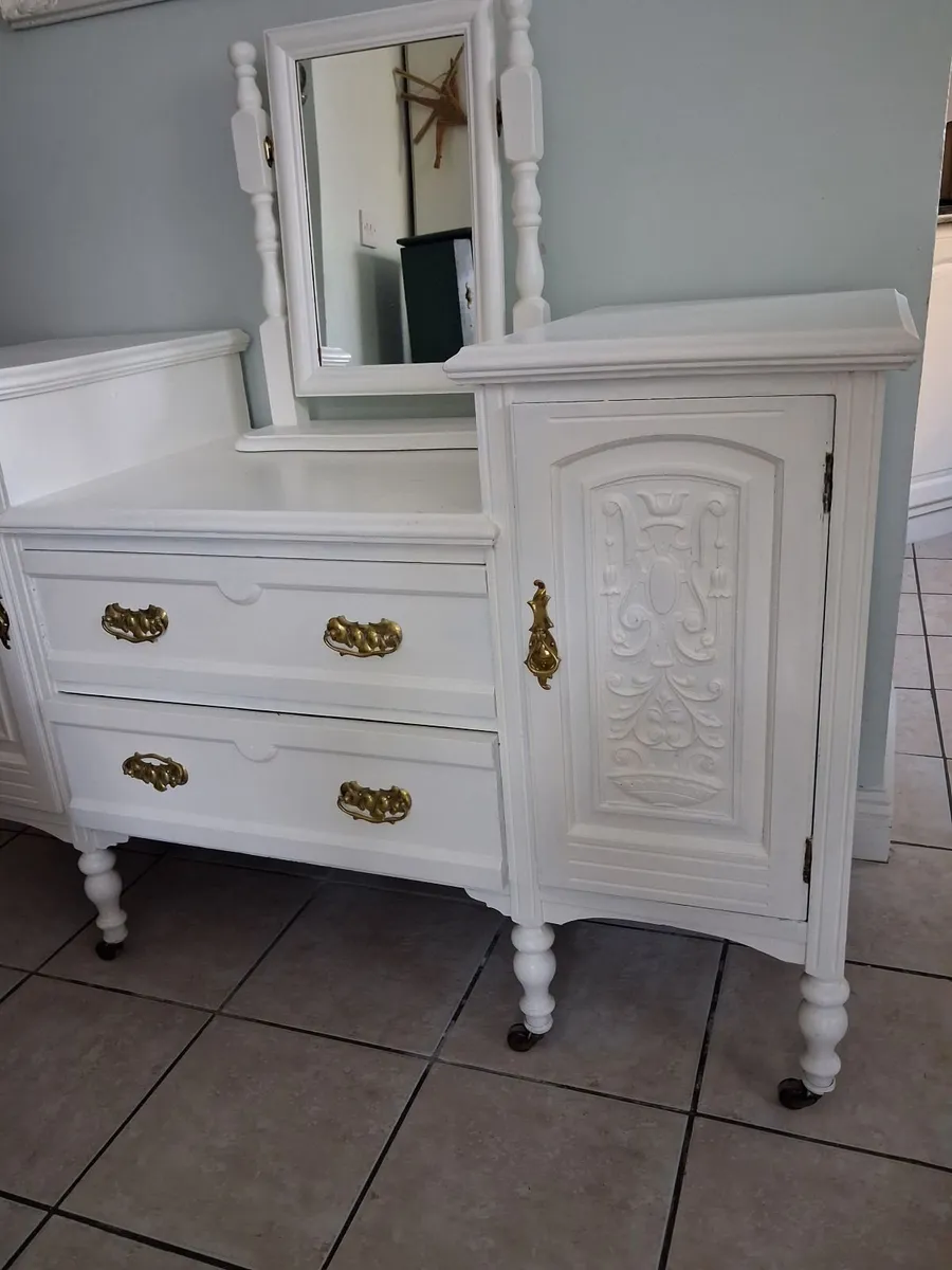 Dressing Table - Image 1