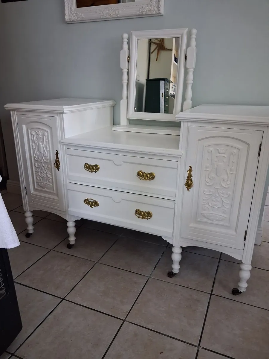 Dressing Table - Image 3