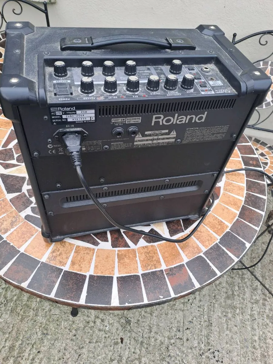 Roland cube - Image 2
