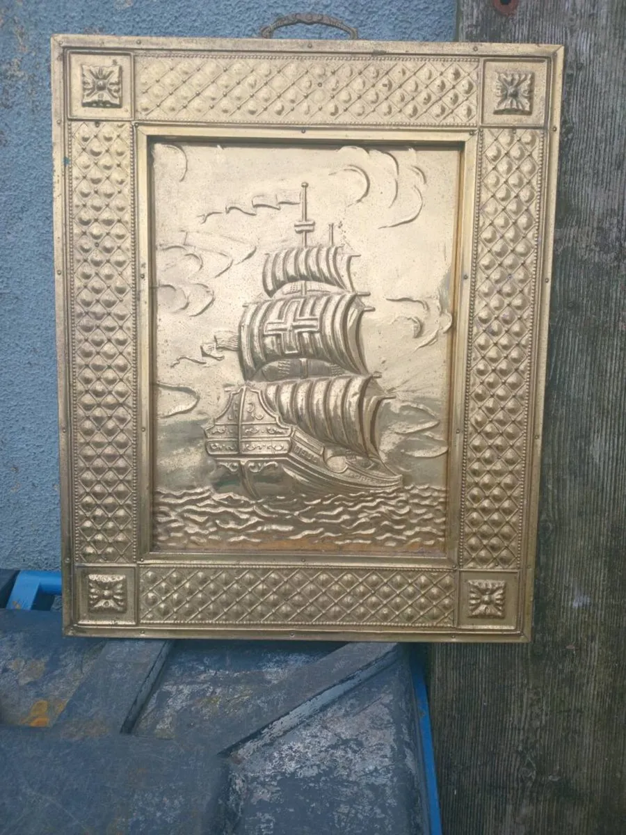 Old brass fire gaurds/ wall plaques - Image 1