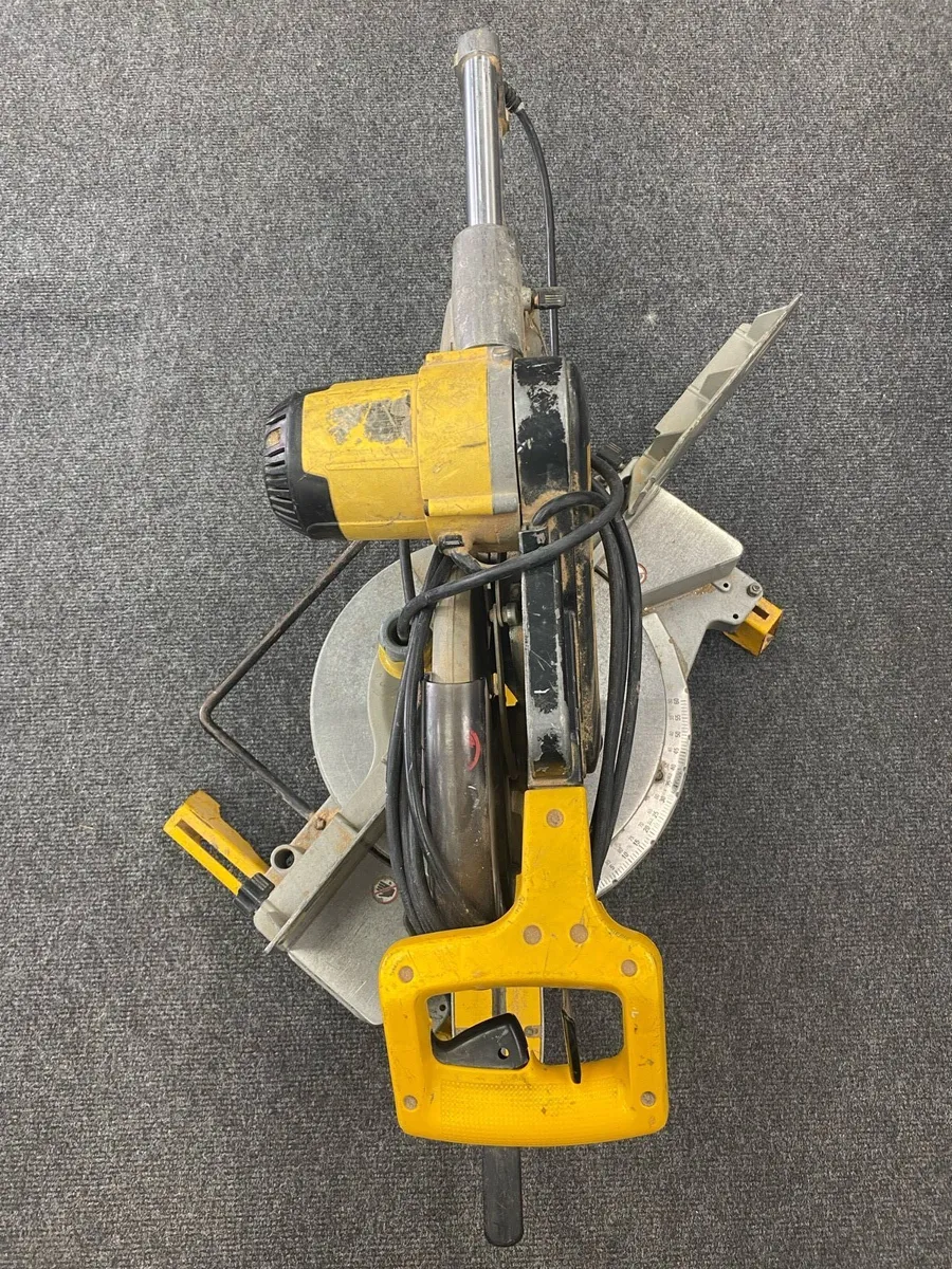 DeWalt Chop Pull Saw - Image 2