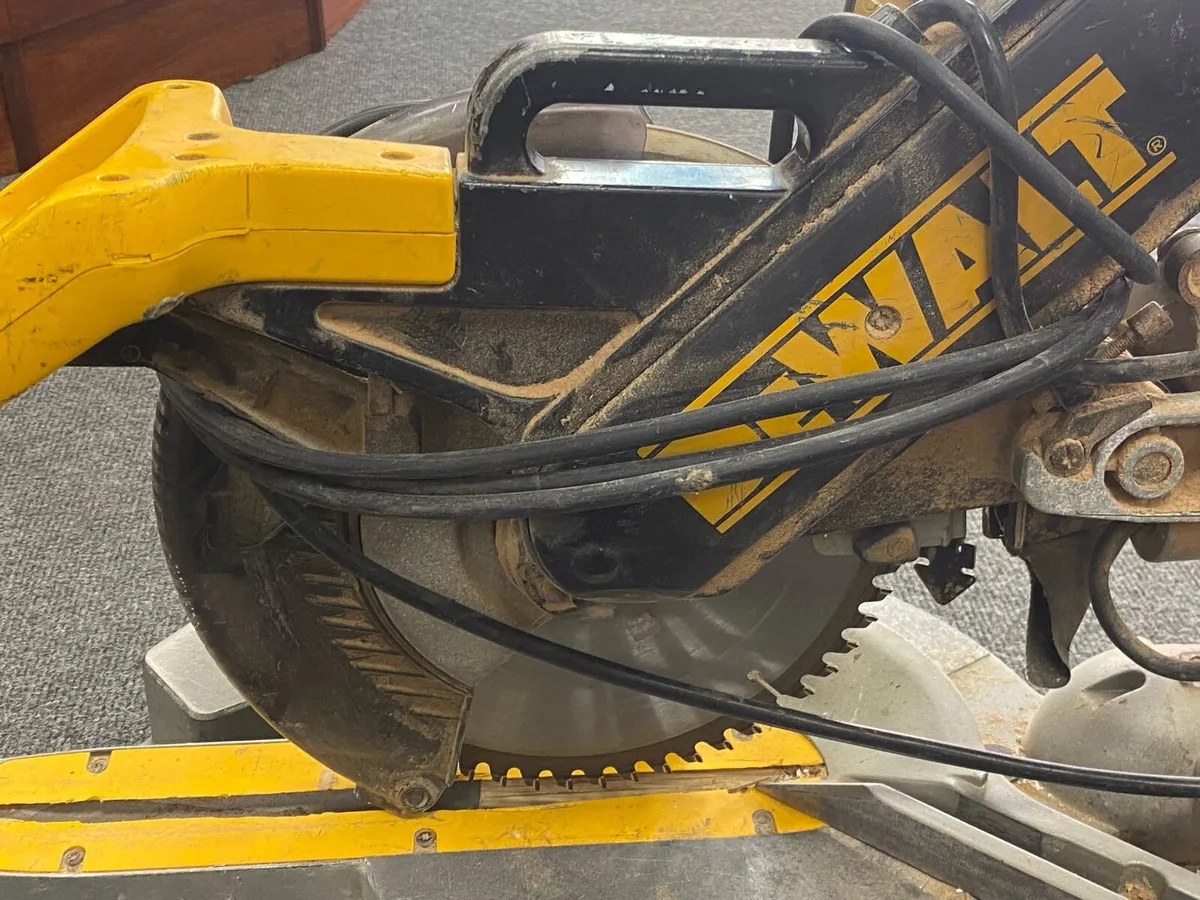 DeWalt Chop Pull Saw - Image 4