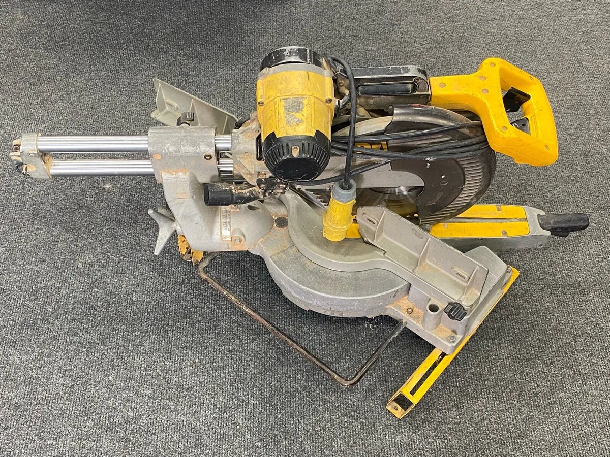 DeWalt Chop Pull Saw - Image 3