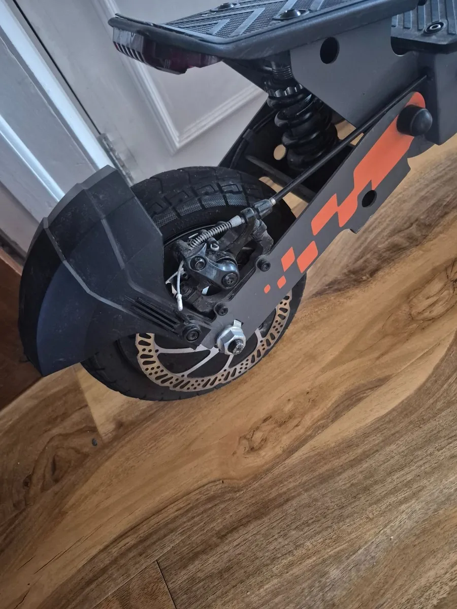Kukirin Kugoo G2 Electric Scooter (2025). - Image 3
