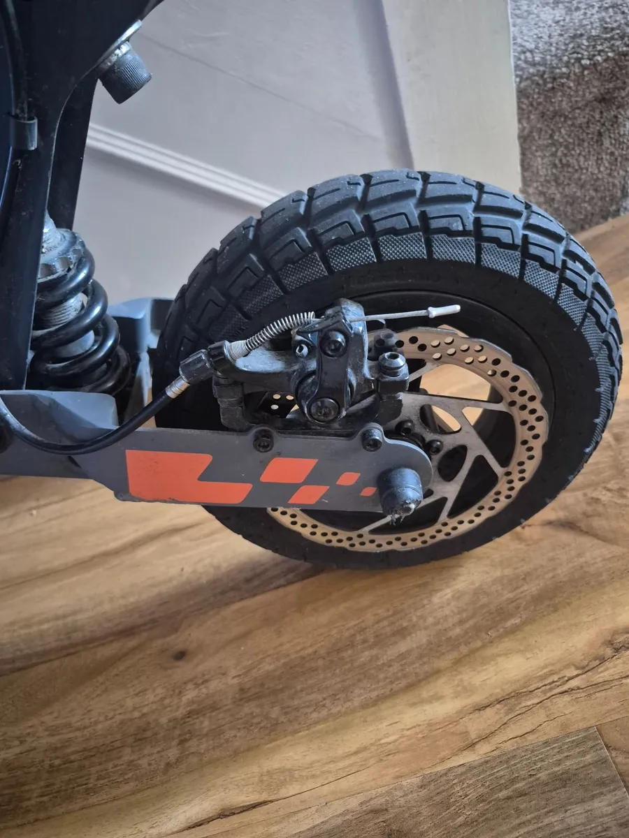Kukirin Kugoo G2 Electric Scooter (2025). - Image 4