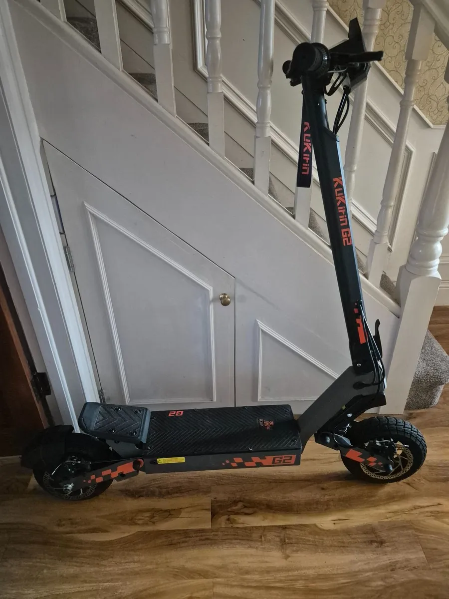 Kukirin Kugoo G2 Electric Scooter (2025). - Image 2