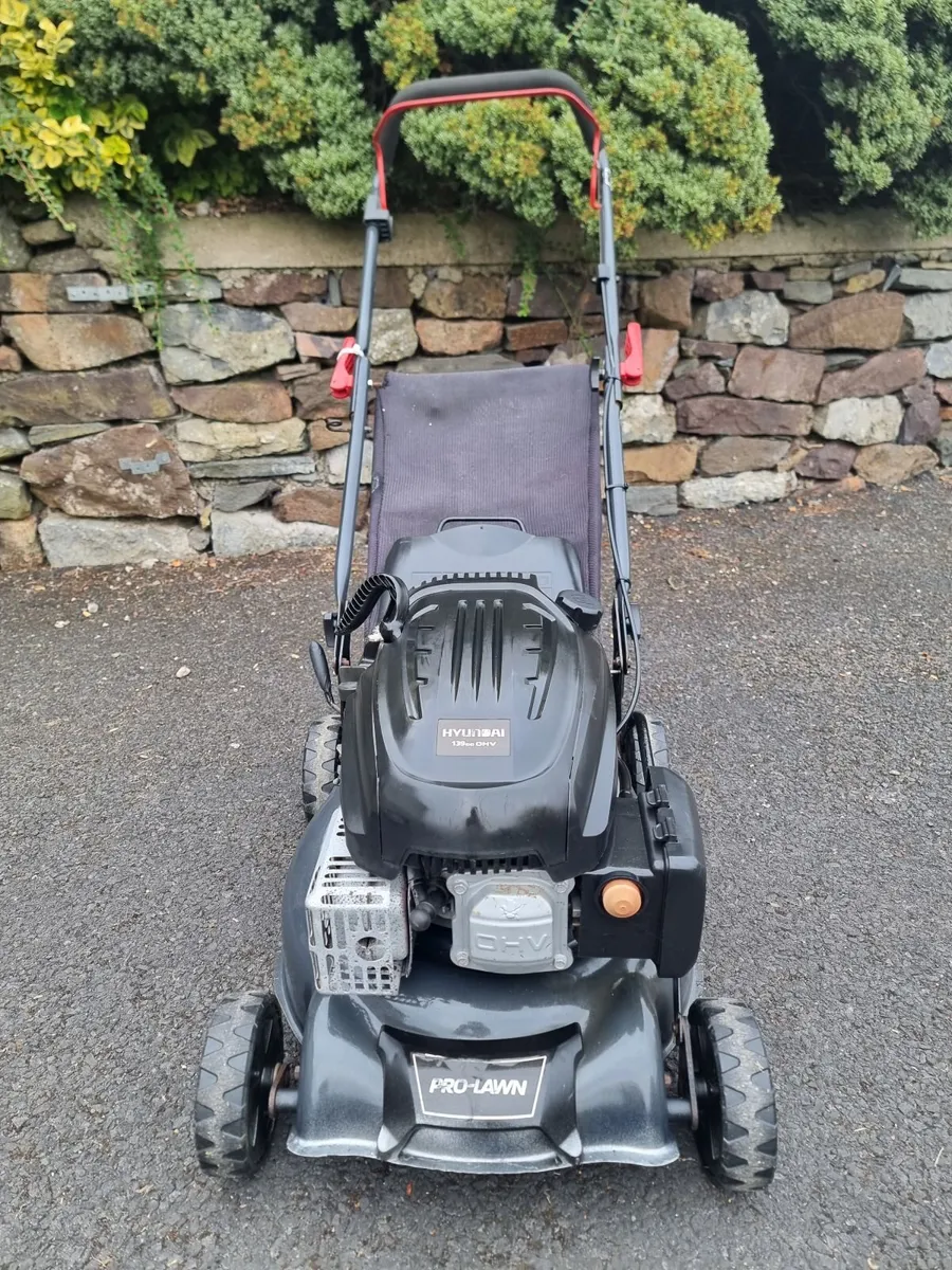 Lawnmower, Hyundai, 18inch deck. - Image 2