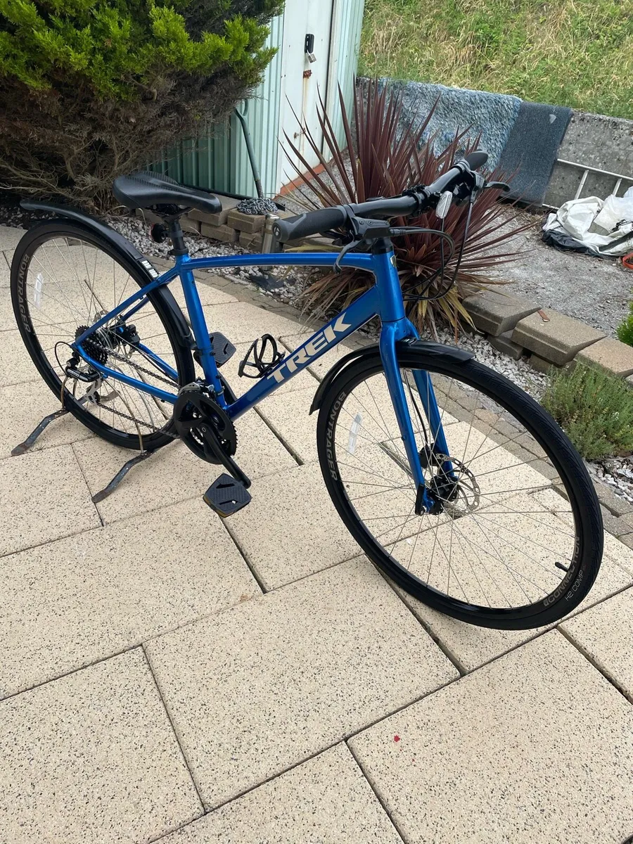 Trek FX2 hybrid bike - Image 1