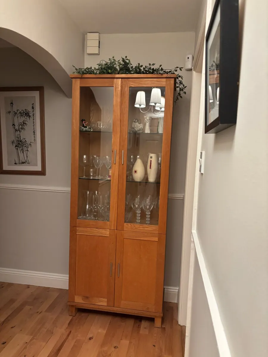 Glass cabinet