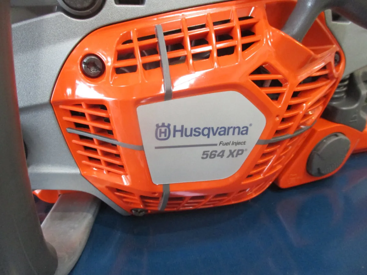 Husqvarna 564 XP Fuel Injected Chainsaw - Image 4
