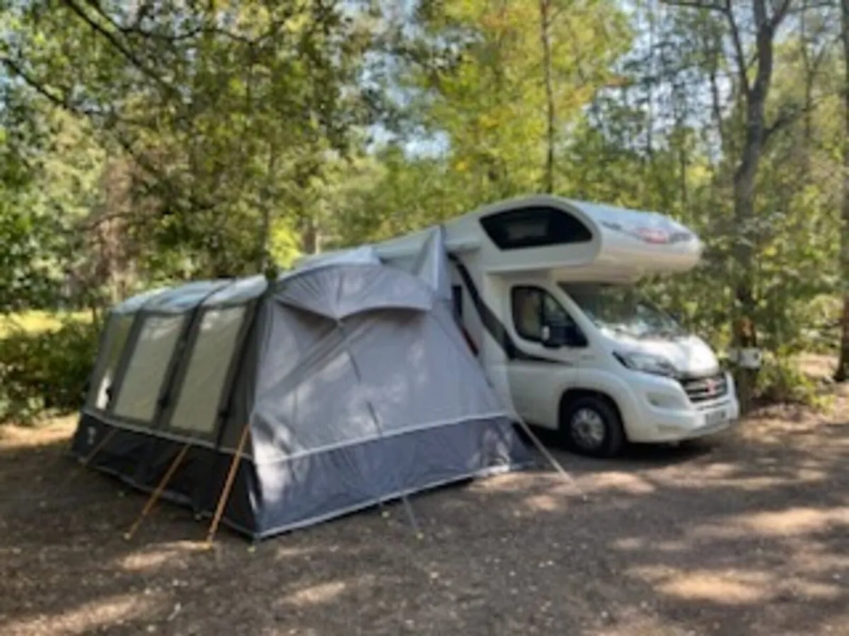Motorhome, Camper, Campervan 7 Berth, 7 Belts - Image 2