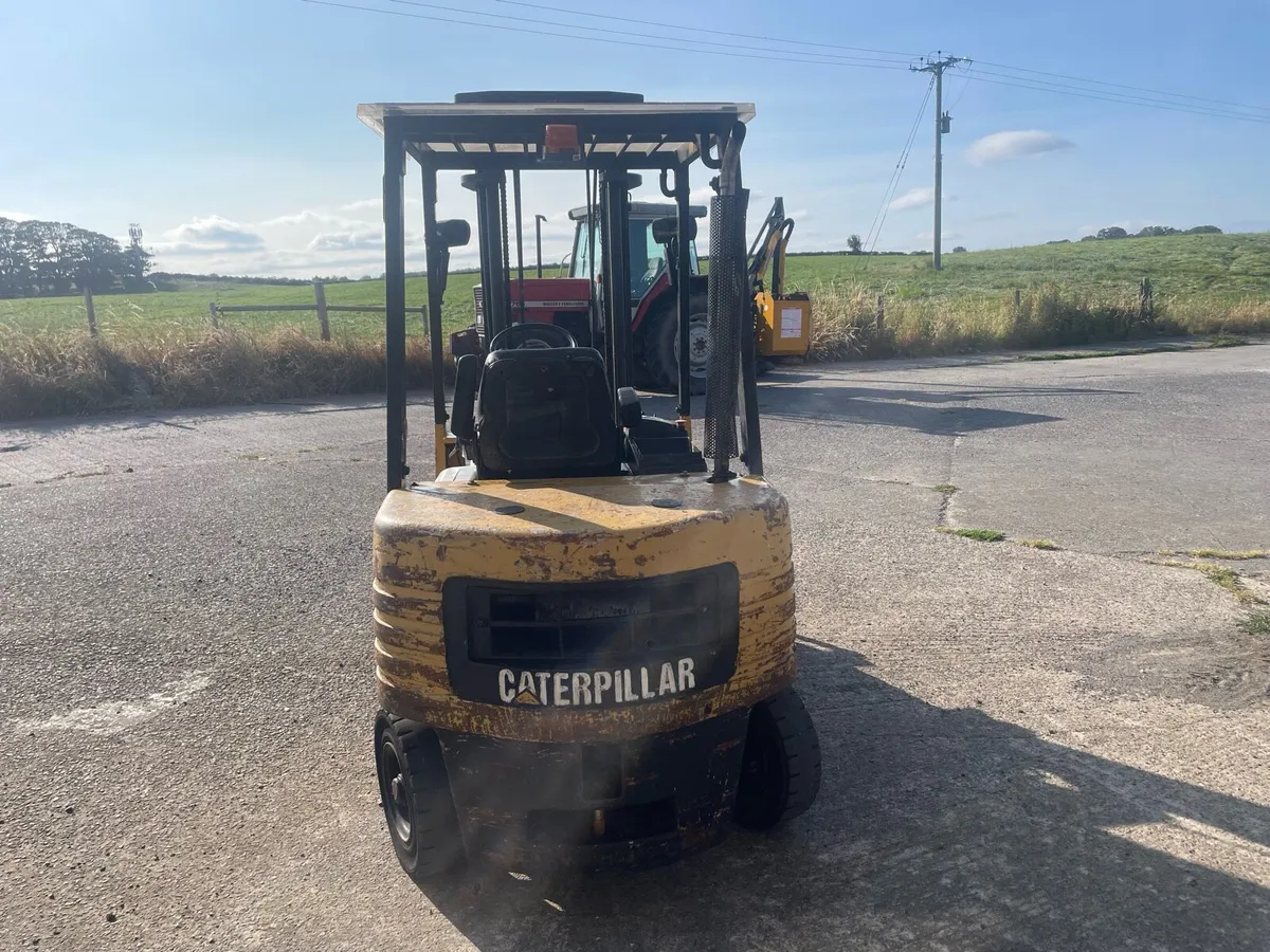 Forklift - Image 4