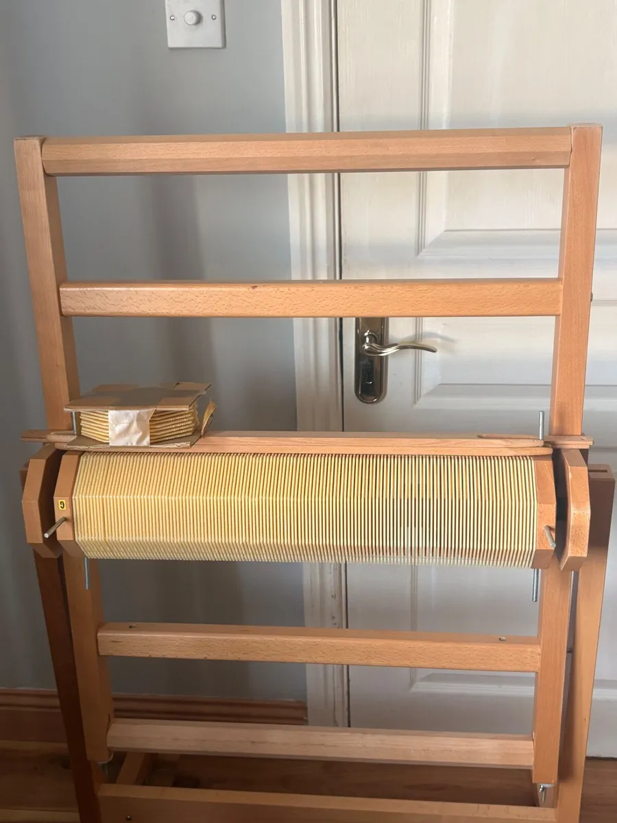 Large Loom - Image 1