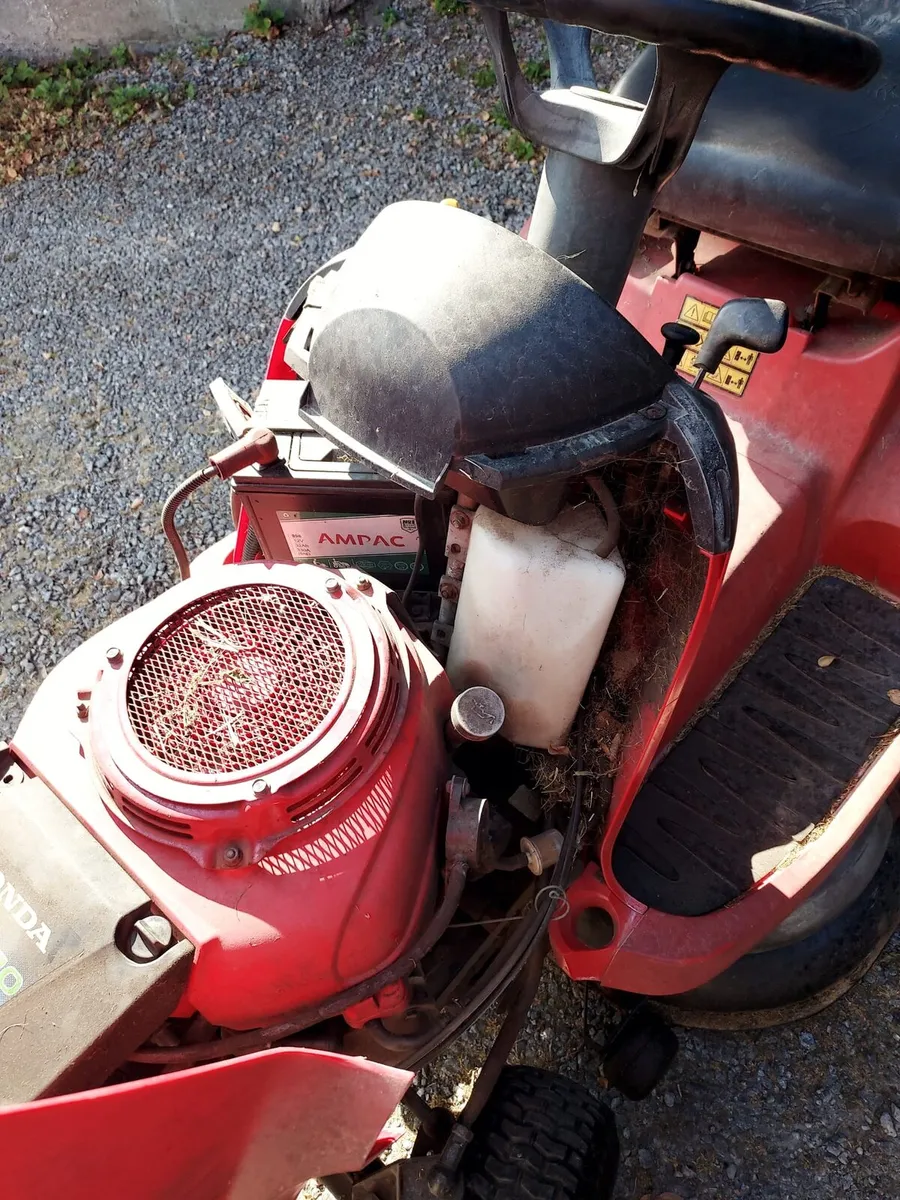 Ride on Lawnmower - Image 1