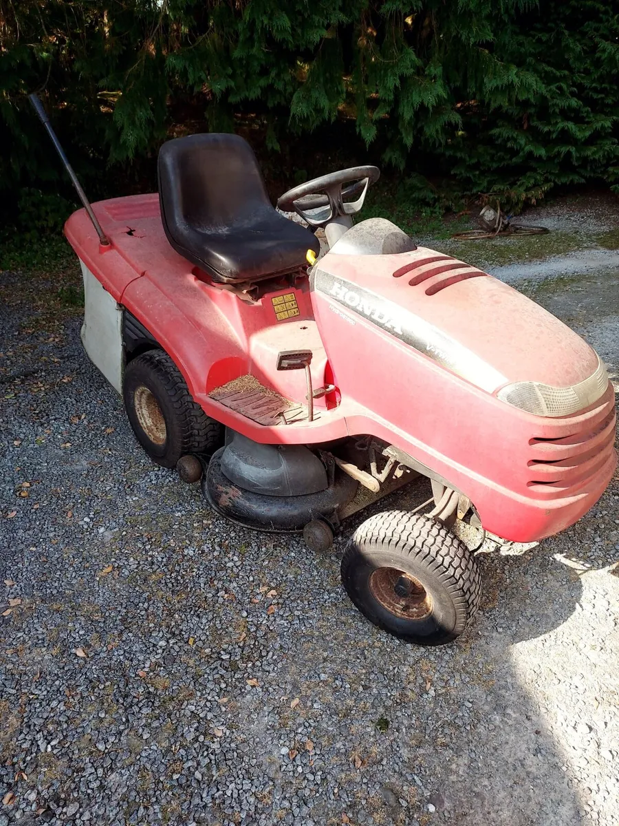 Ride on Lawnmower - Image 3