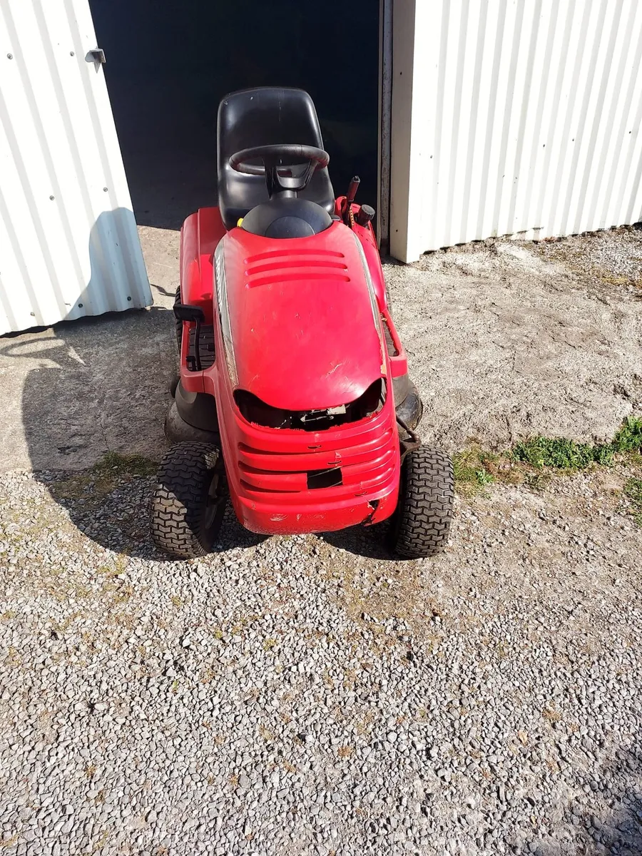 Ride on lawnmower - Image 2