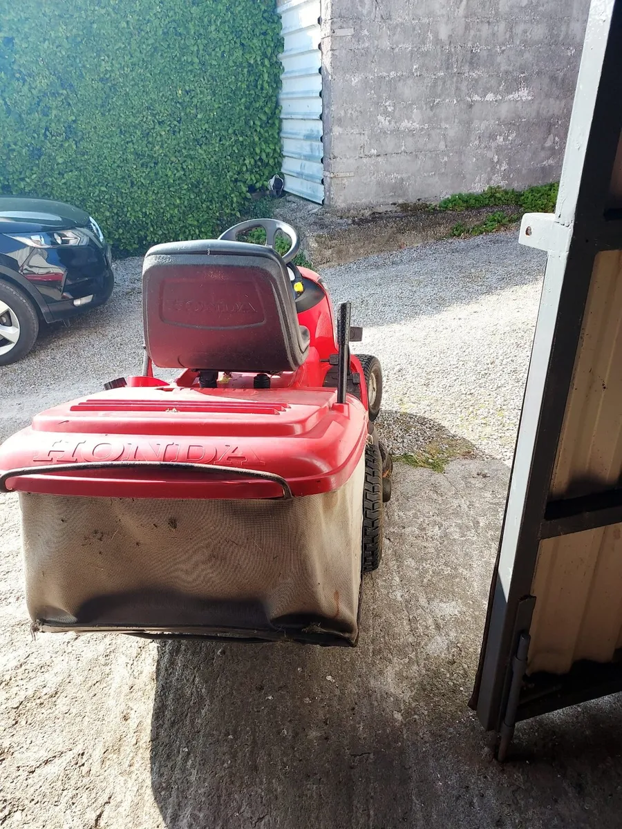 Ride on lawnmower - Image 4