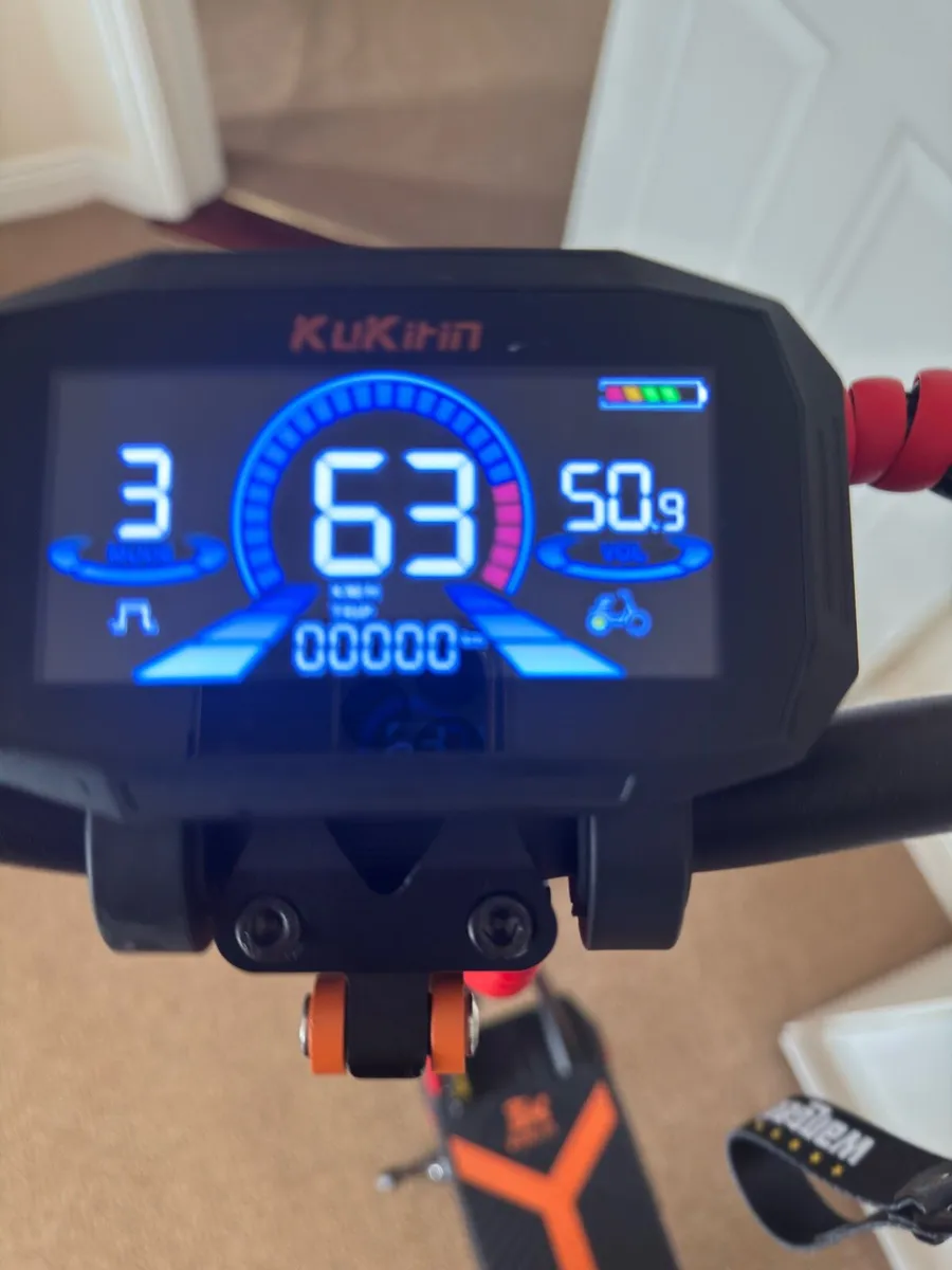KuKirin G2 MAX Electric Scooter - Image 4
