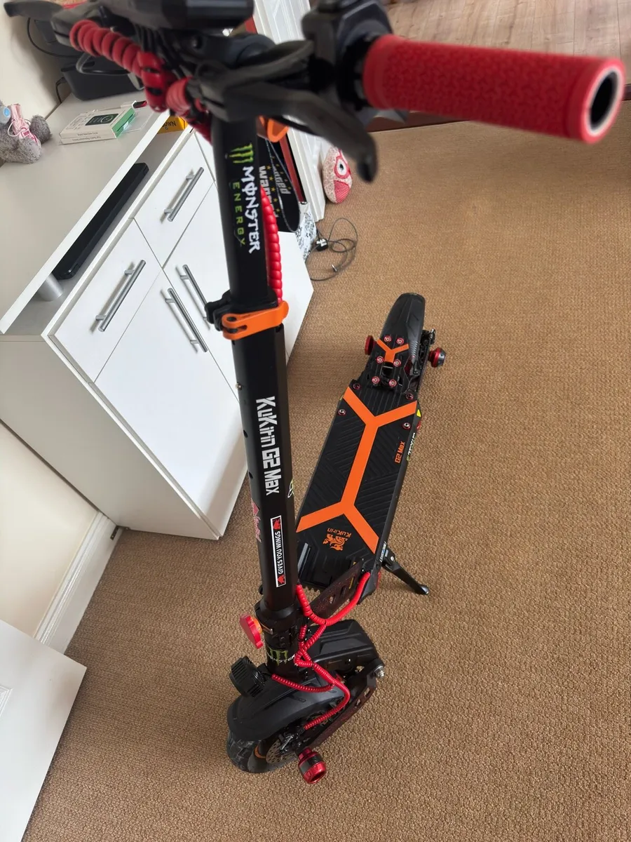 KuKirin G2 MAX Electric Scooter - Image 1