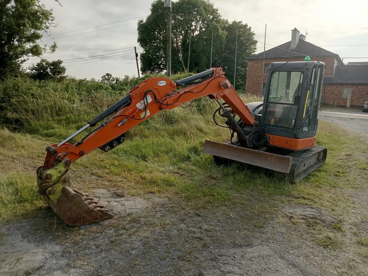Hitachi 48U excavator - Image 3