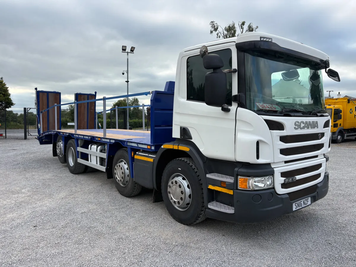 2016 Scania P410 8x2 28Ft Beavertail body - Image 2