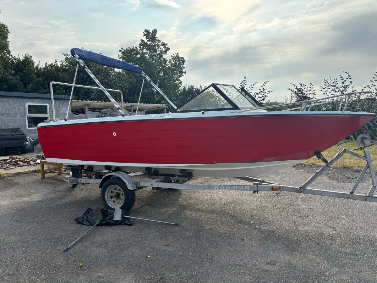 18 foot sports fishing boat - Image 2