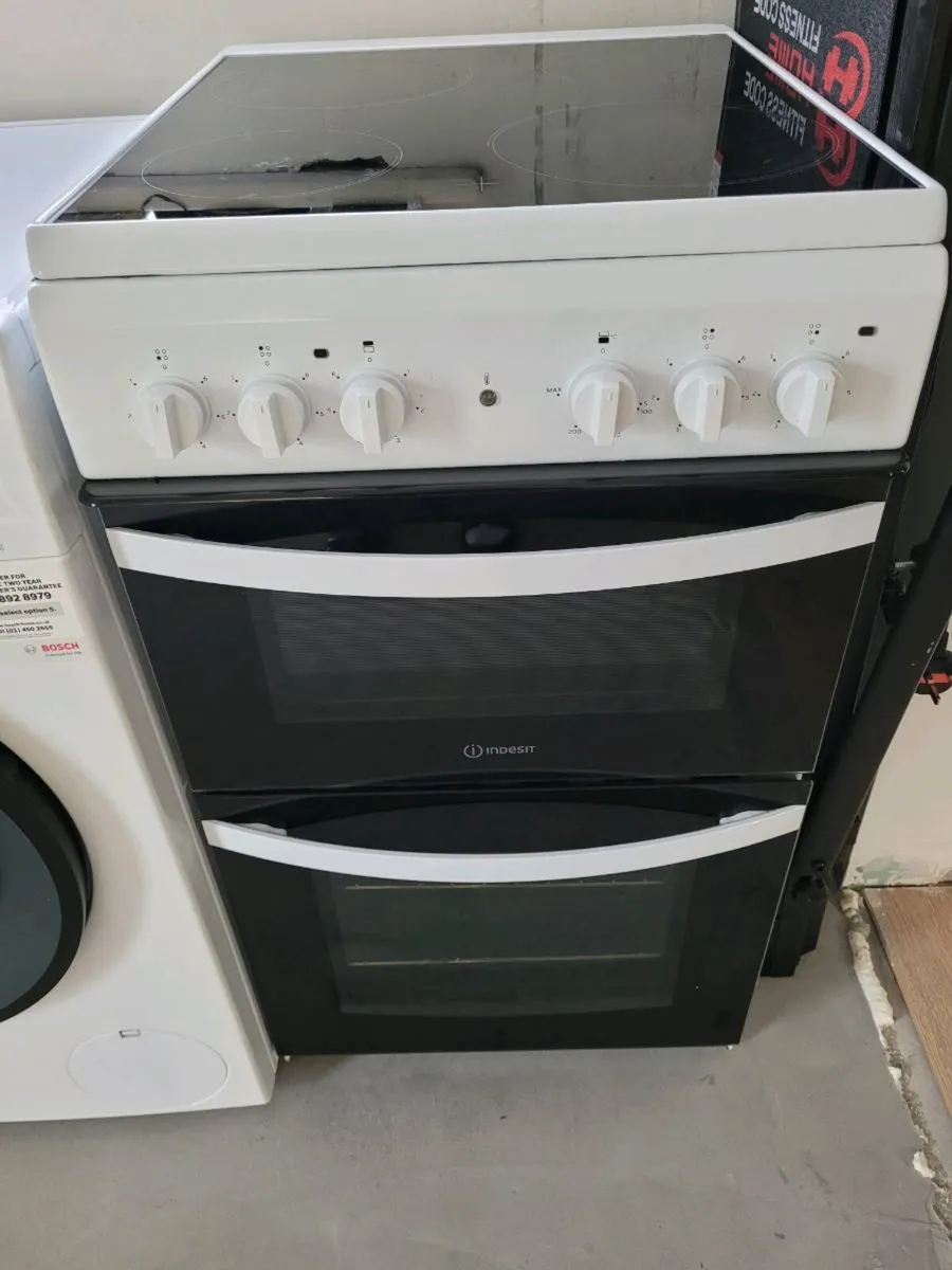 Indesit ID5V92KMW/UK Ceramic Electric Cooker