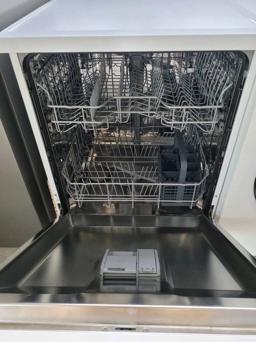 Beko DVN04X20W Full Size Dishwasher - Image 2