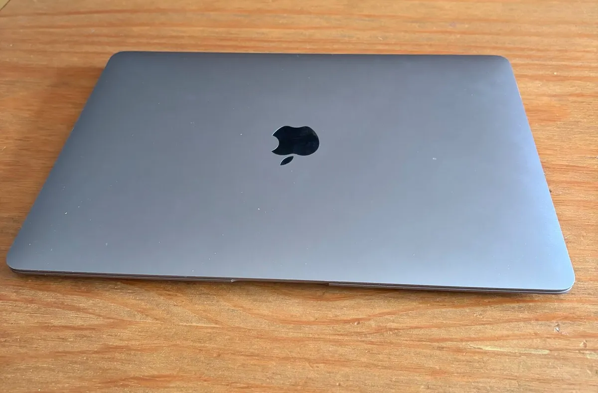 2020 MacBook Air 13-Inch Retina - 256GB - Image 1
