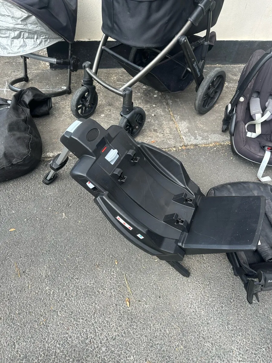 Uppababy vista set plus isofix - Image 4