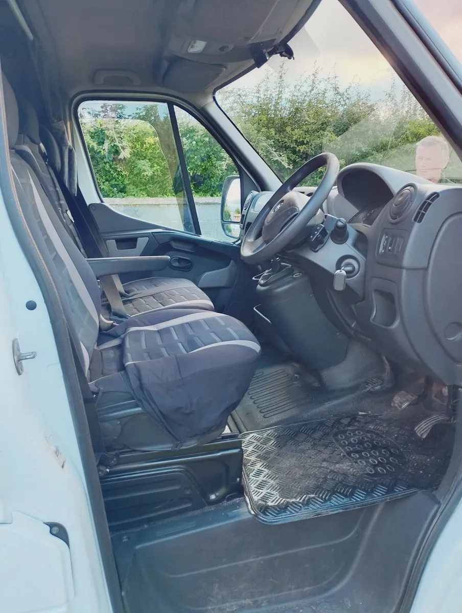 Camper Van - Image 3