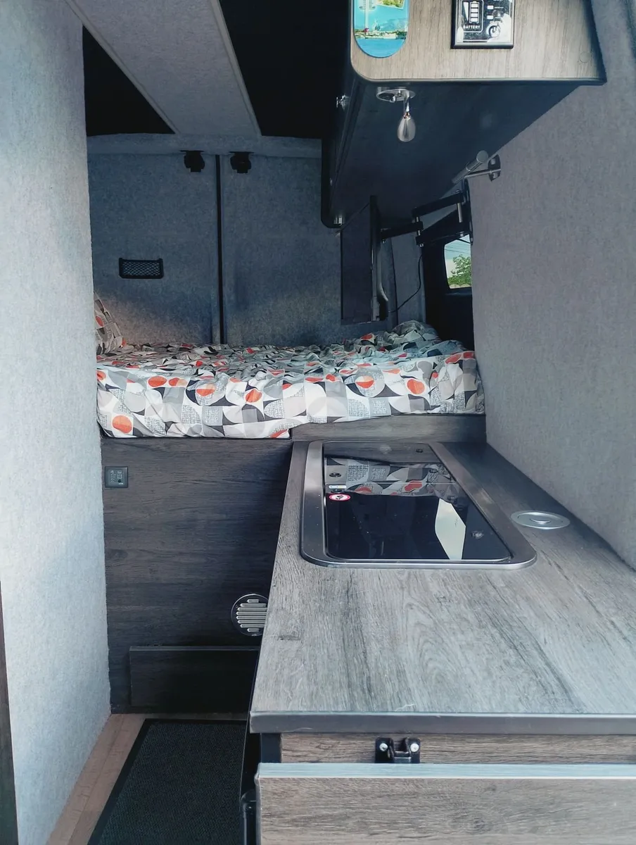Camper Van - Image 4