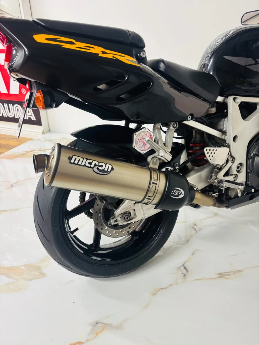 Honda cbr900rr Fireblade - Image 2