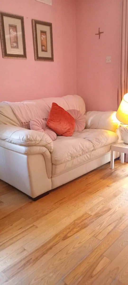 Couch - Image 2