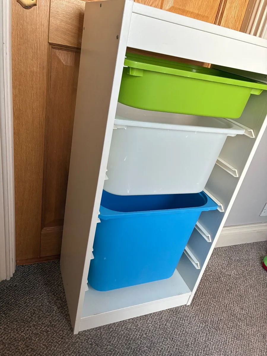 Storage Unit with plastic tubs - Image 3