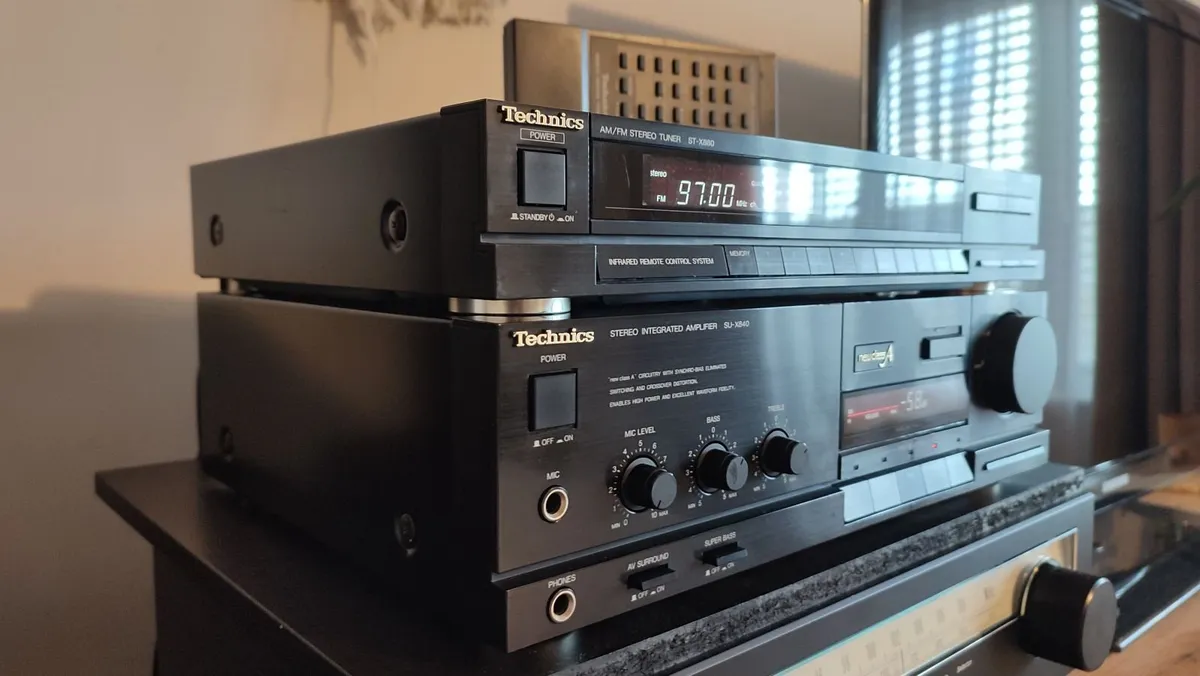 Midi TECHNICS SU-X840 amplifier + Tuner. Remote! - Image 2