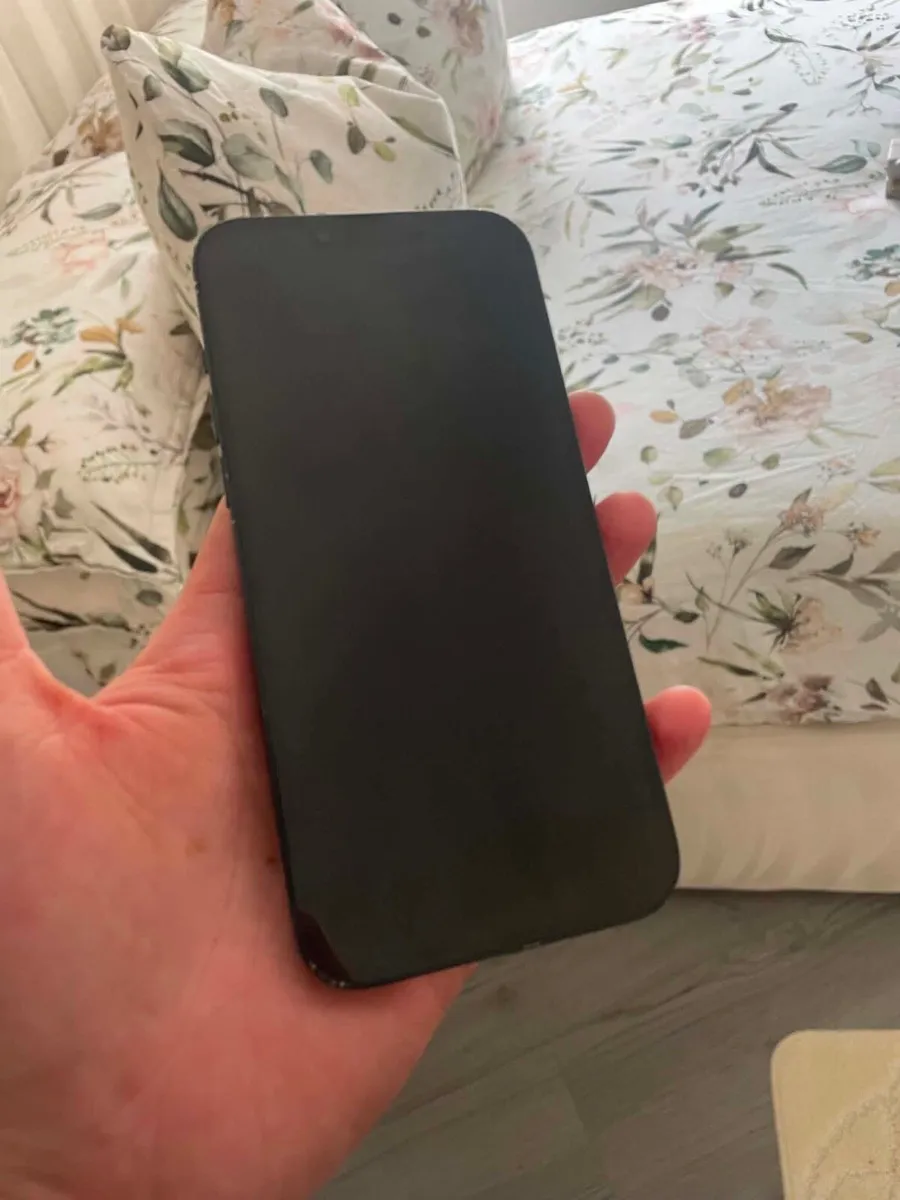iPhone 14 Plus 256GB also bran new Armani code - Image 1