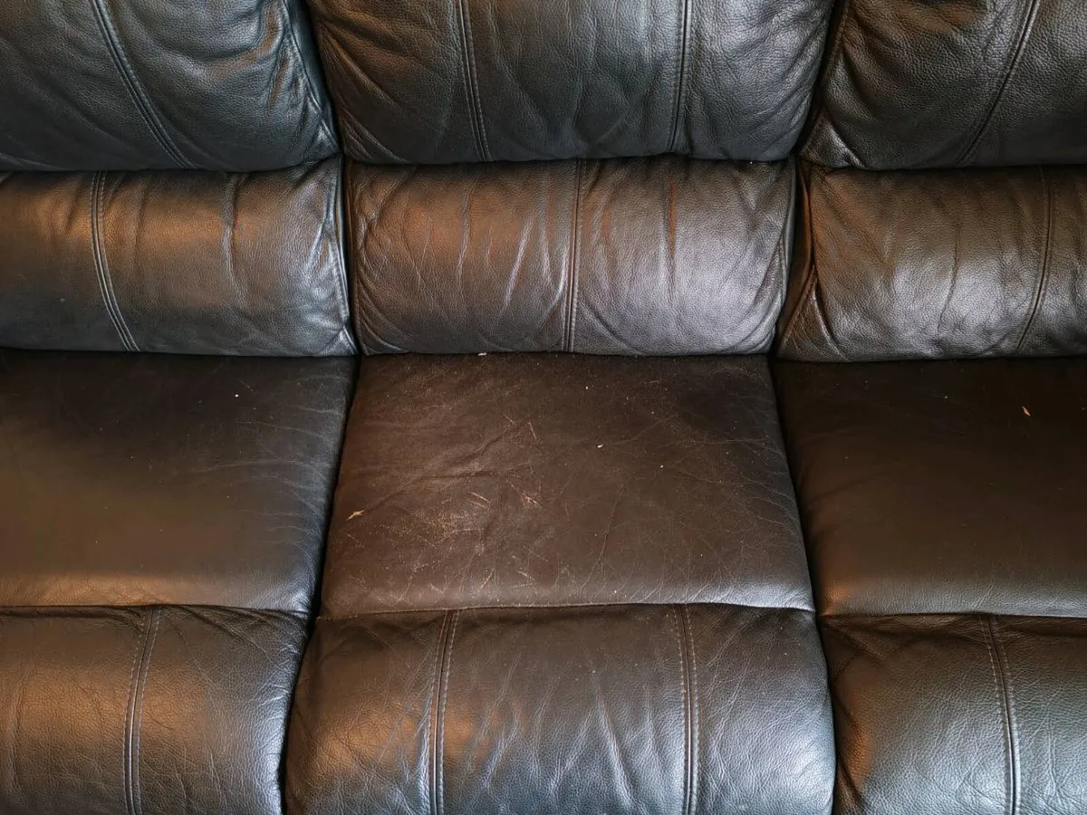 Three seater Reclining leather sofa, ONO. - Image 2