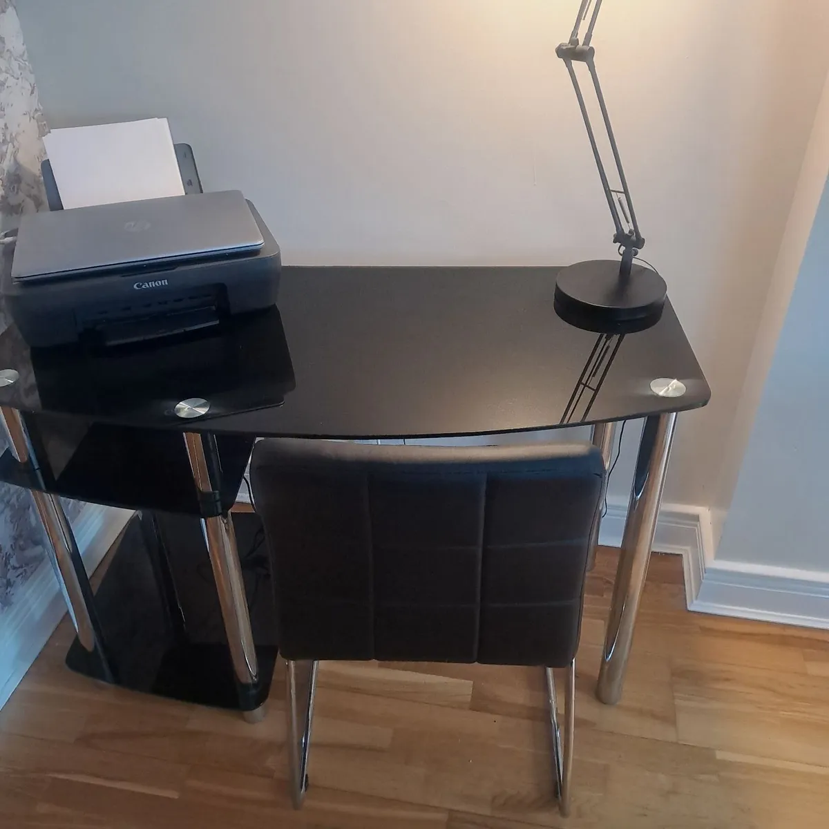 Black and chrome office desk lamp and chair - Image 2