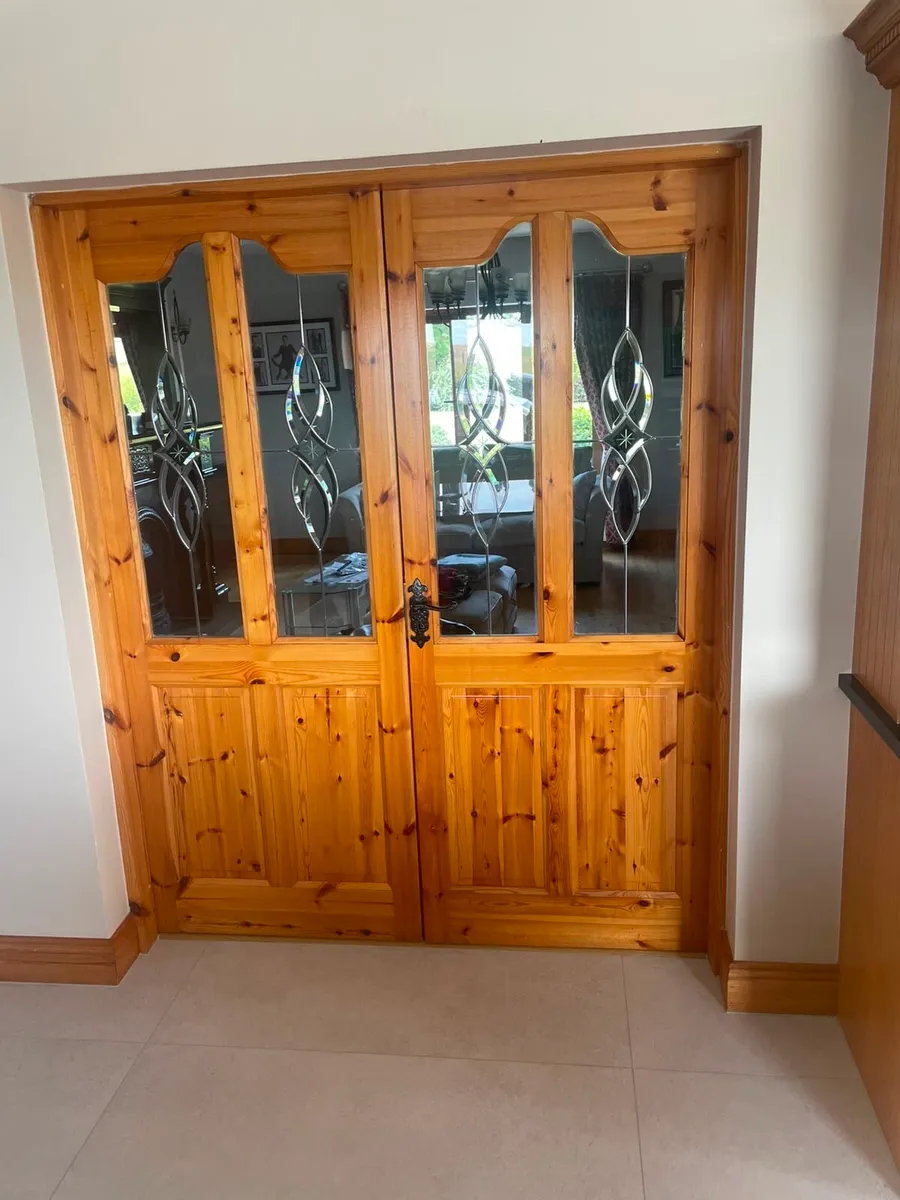 Inside doors - Image 1