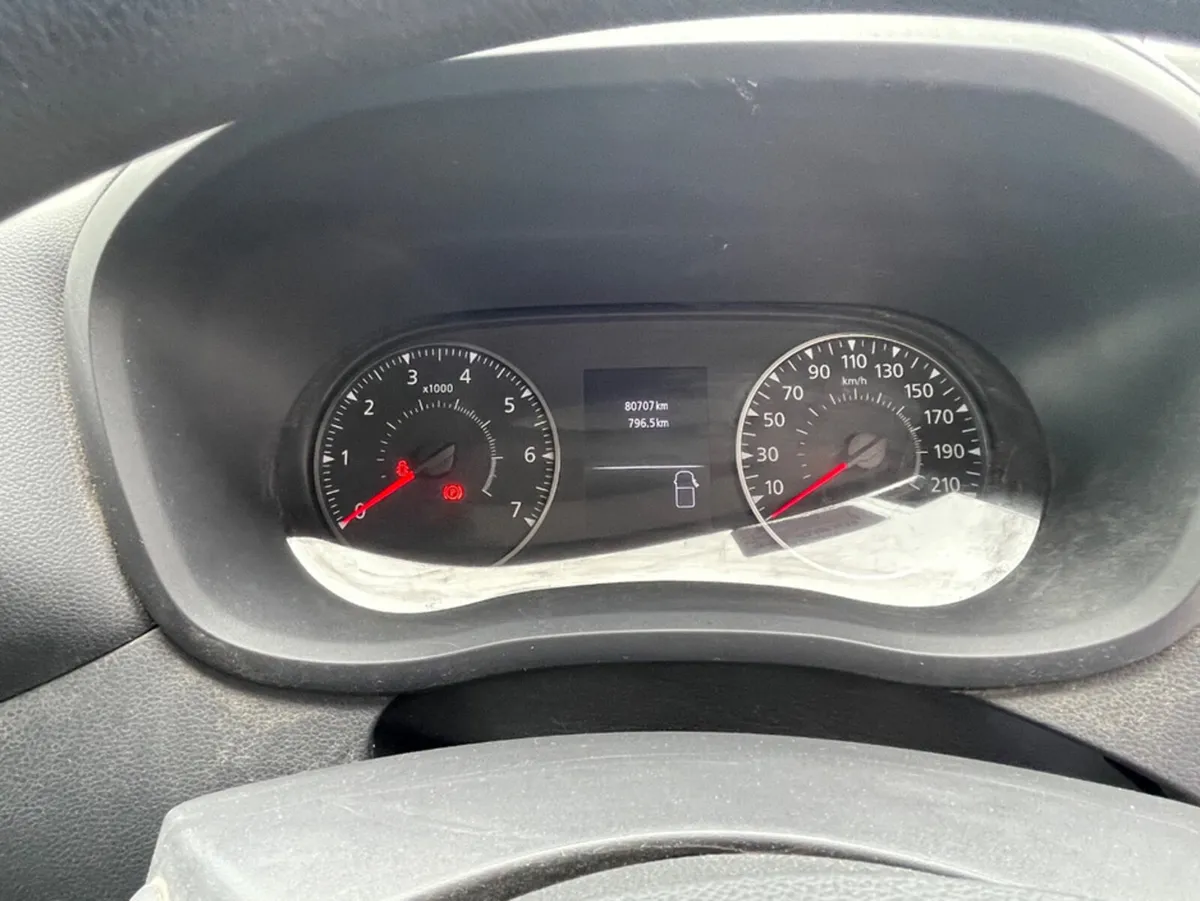 Nissan NV400 L3 H2 FWD 135 CP AIR CONDITIONING NAV - Image 4