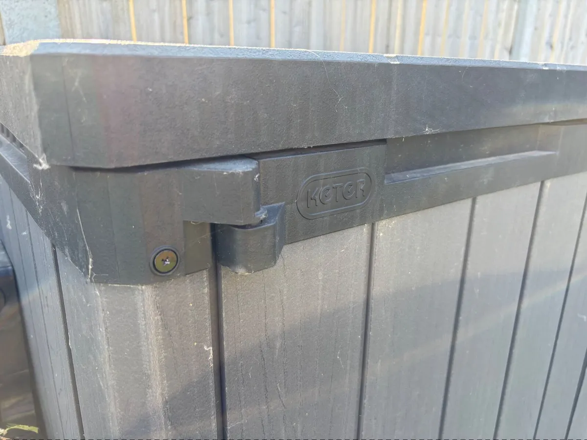 Wheelie bin/ Garden storage - Image 2