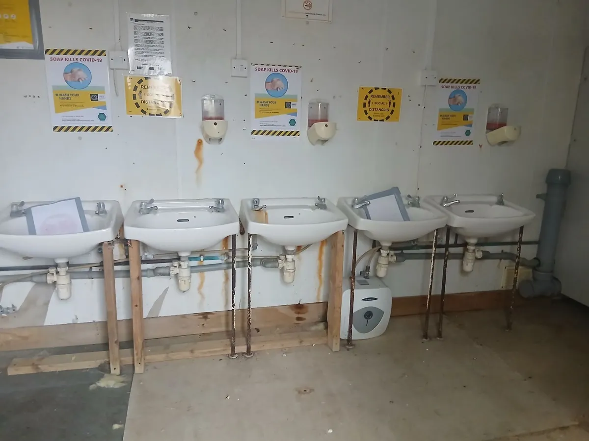Toilet Unit portacabin for sale : 40ft x 10ft - Image 2
