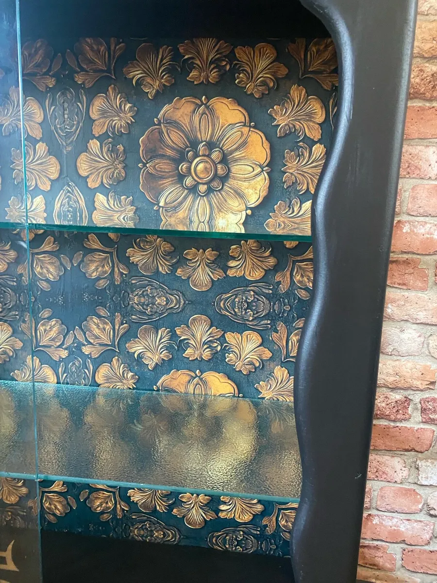 China cabinet - Image 2